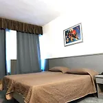 فندق Vitruvio 3*